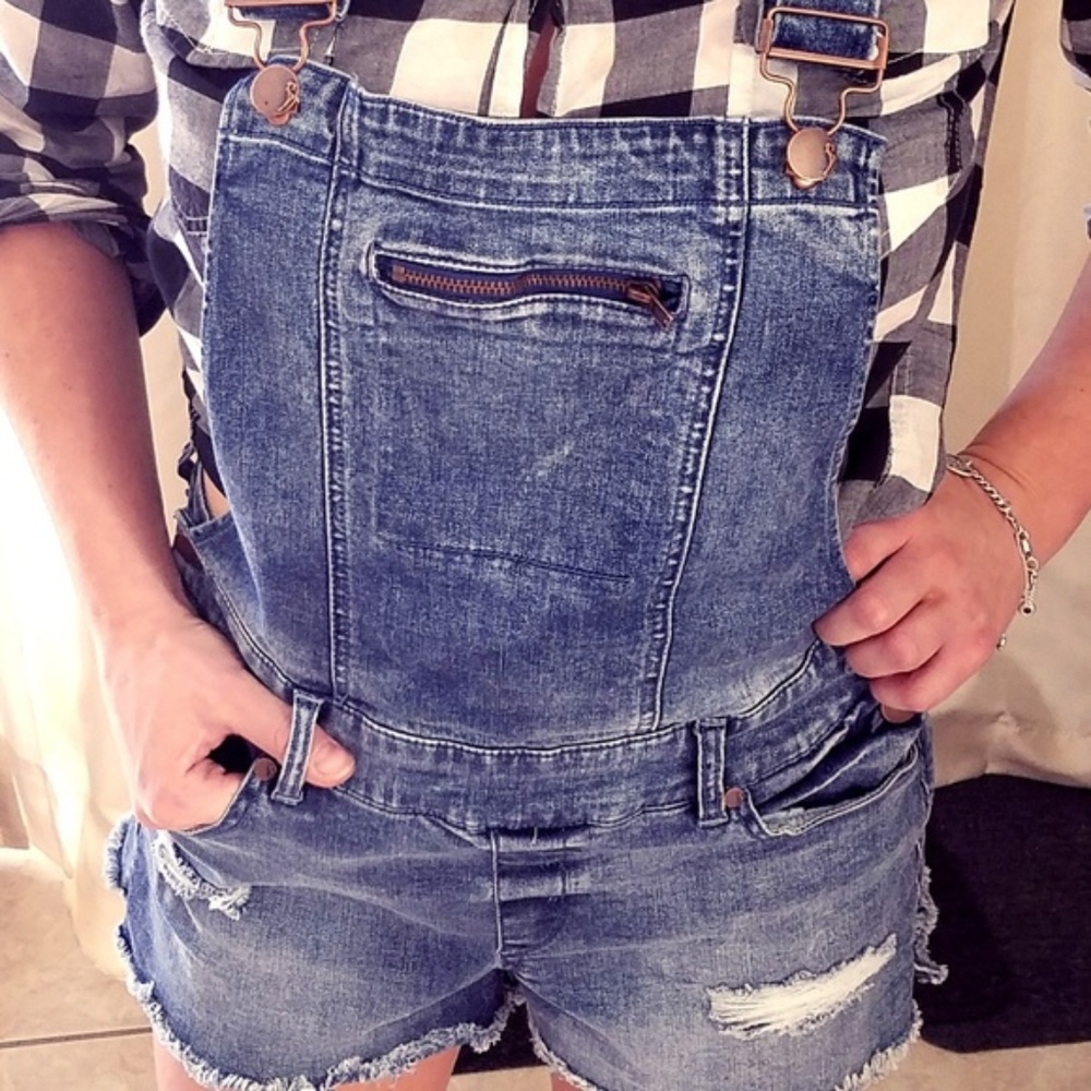 Dollhouse Distressed Size 3 Jean Overalls Romper